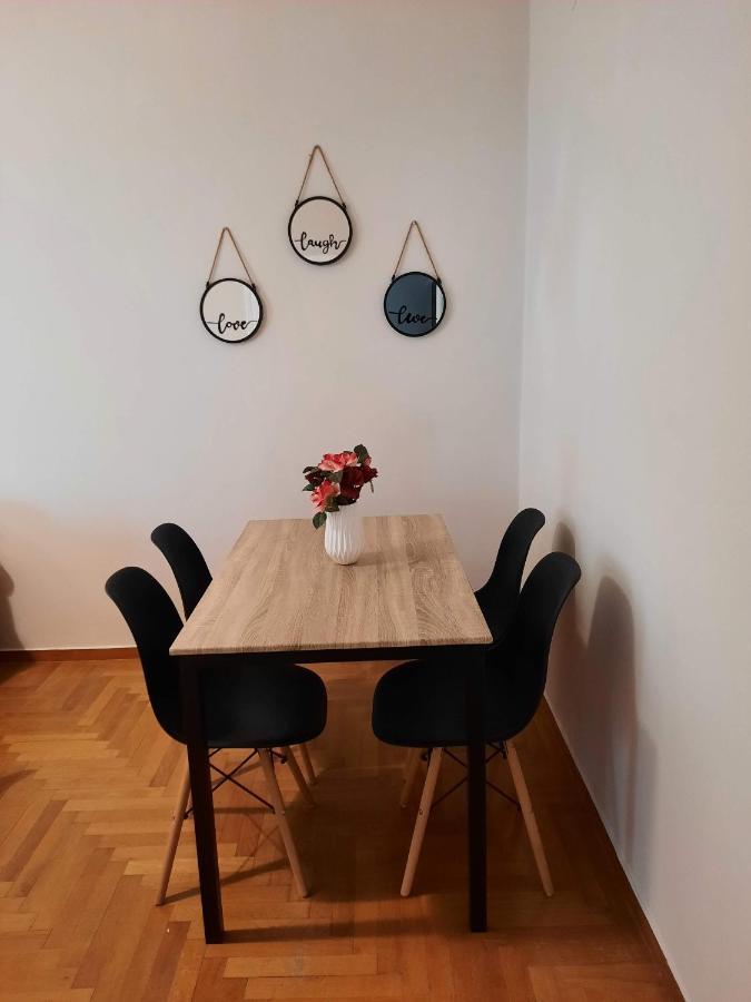 Cosy Apartment In The Heart Of The City Каламата Экстерьер фото