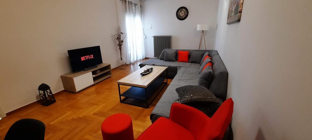 Cosy Apartment In The Heart Of The City Каламата Экстерьер фото
