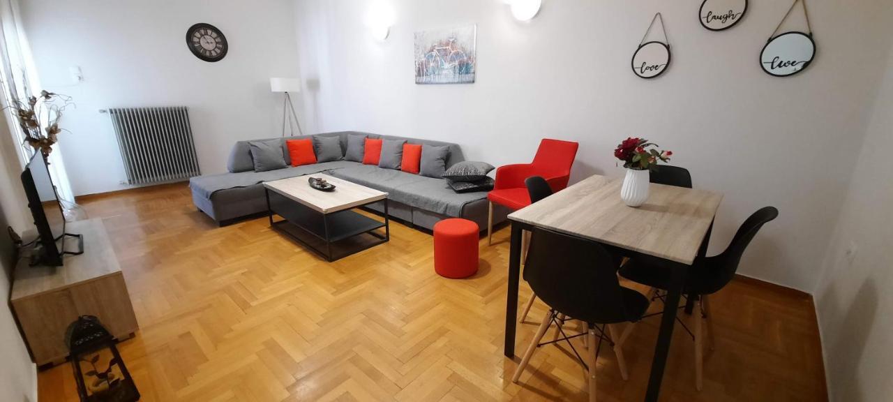 Cosy Apartment In The Heart Of The City Каламата Экстерьер фото